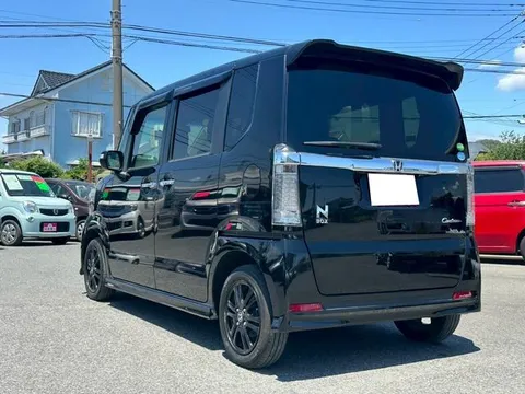 Honda N-BOX Custom