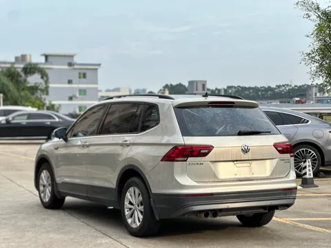 Volkswagen Tiguan L