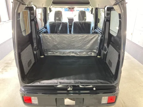 Nissan Clipper Van
