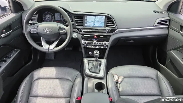 Hyundai Elantra (Avante)