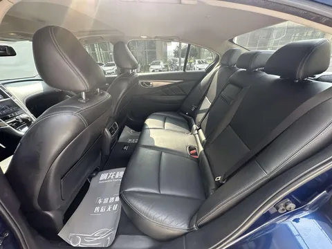 Infiniti Q50L