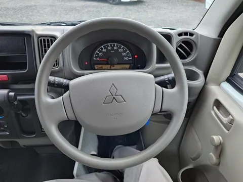 Mitsubishi Minicab Van