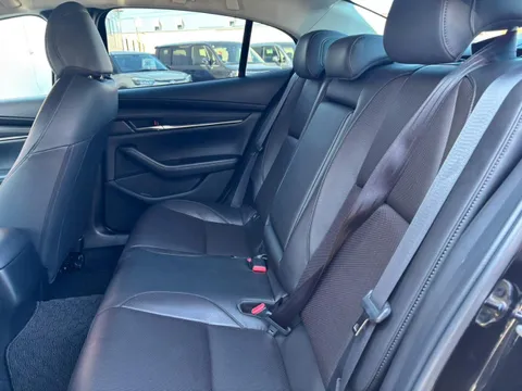 Mazda MAZDA3 Sedan