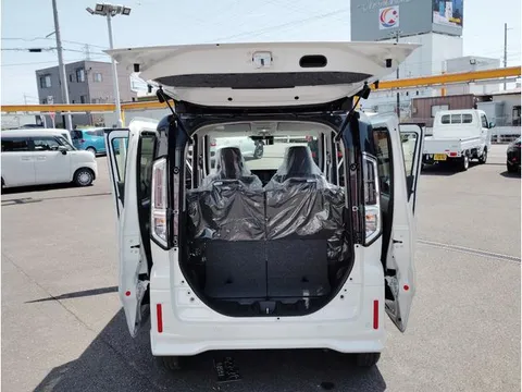 Suzuki Spacia Custom