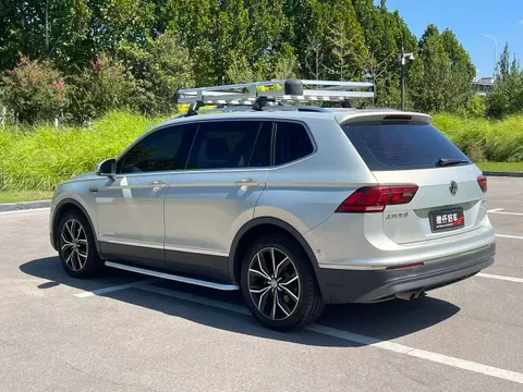 Volkswagen Tiguan L