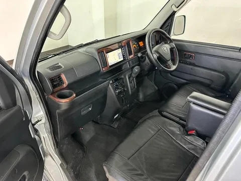 Toyota Pixis Van