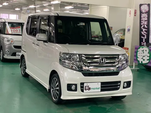Honda N-BOX Custom