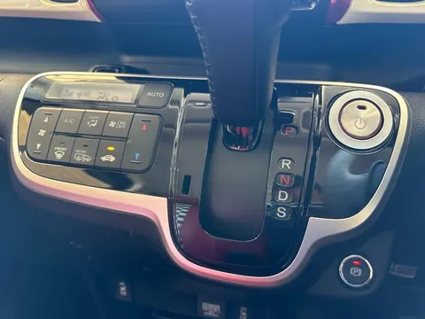 Honda N-BOX Slash