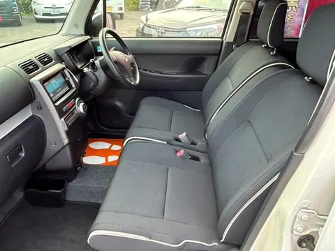 Toyota Pixis Space