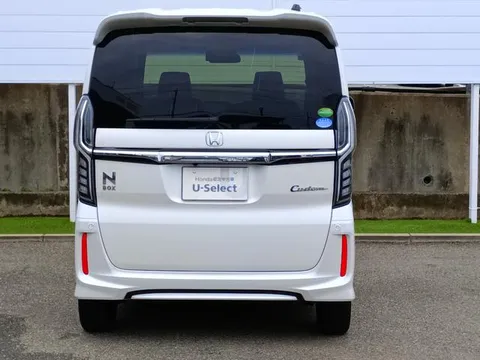 Honda N-BOX Custom