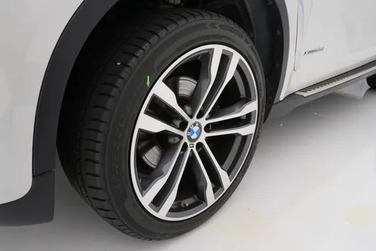 BMW BMW