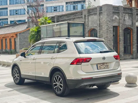 Volkswagen Tiguan L
