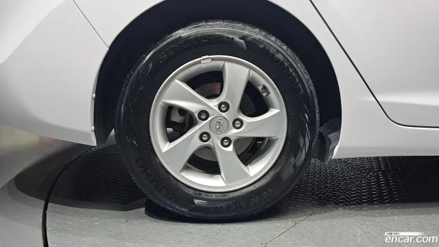 Hyundai Elantra (Avante)