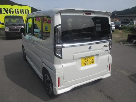 Suzuki Spacia Custom