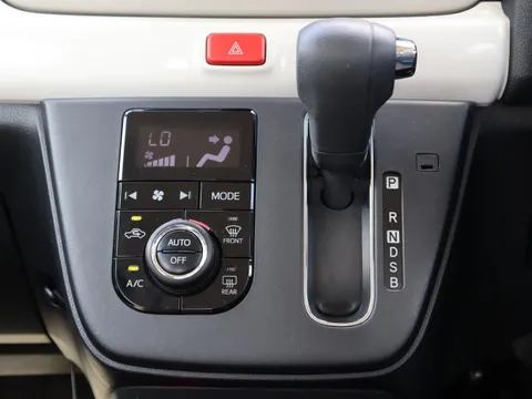 Daihatsu Mira Tocot