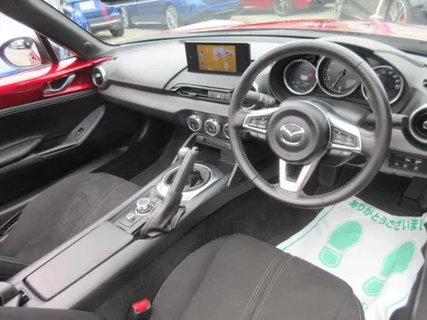 Mazda MX-5 (Roadster)
