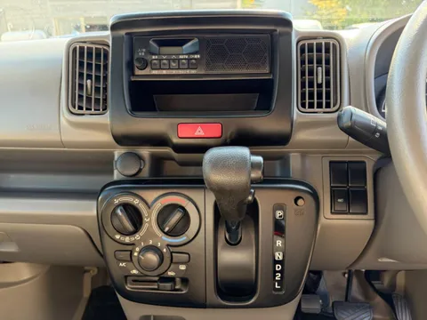 Mitsubishi Minicab Van