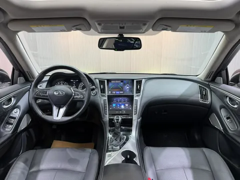 Infiniti Q50L