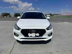 Hyundai Reina