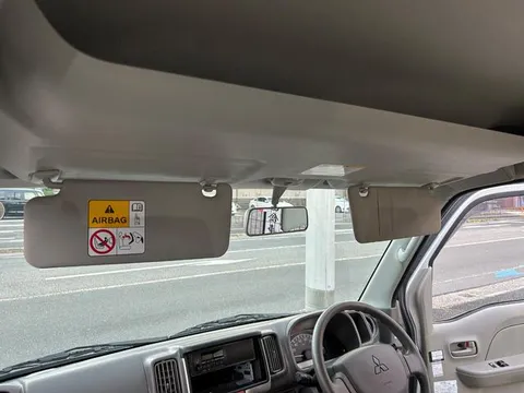 Mitsubishi Minicab Van