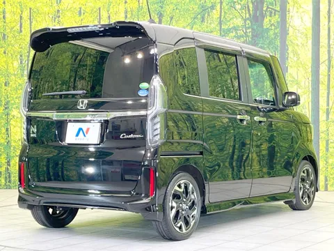 Honda N-BOX Custom