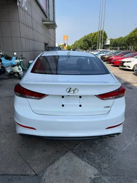 Hyundai Elantra (Avante)