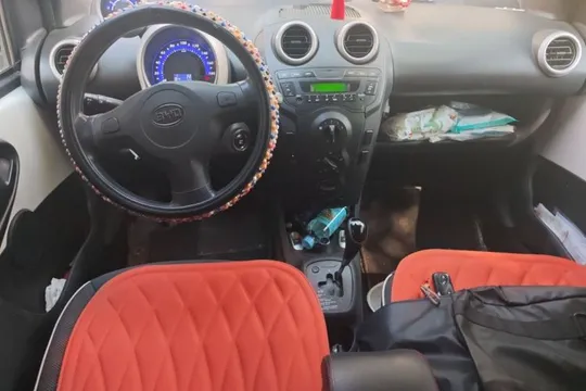 BYD F0