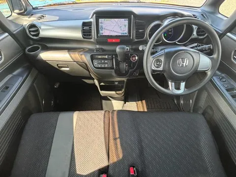 Honda N-BOX Slash