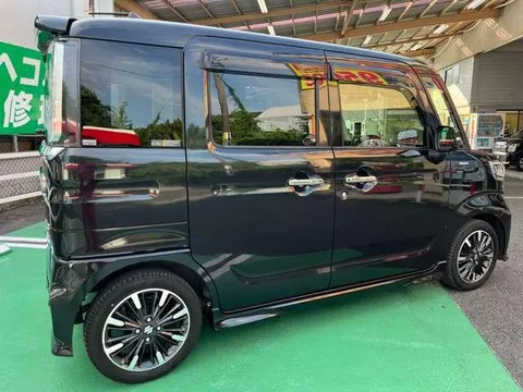 Suzuki Spacia Custom