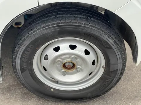 Nissan Clipper Van