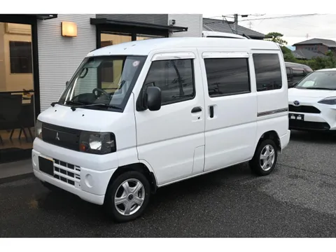 Mitsubishi Minicab Van