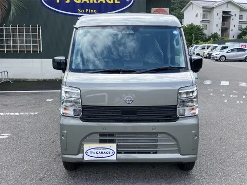 Nissan Clipper Van
