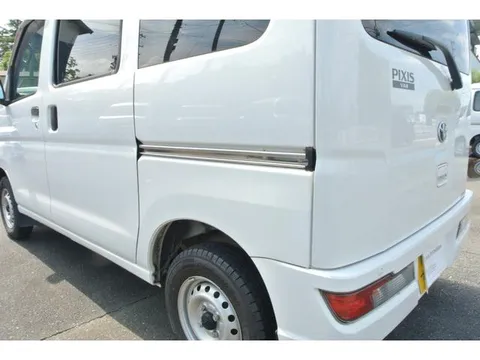 Toyota Pixis Van