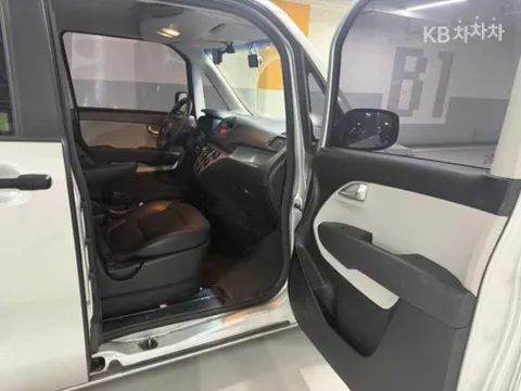 Kia Deluxe