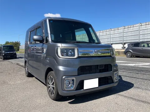 Toyota Pixis Mega