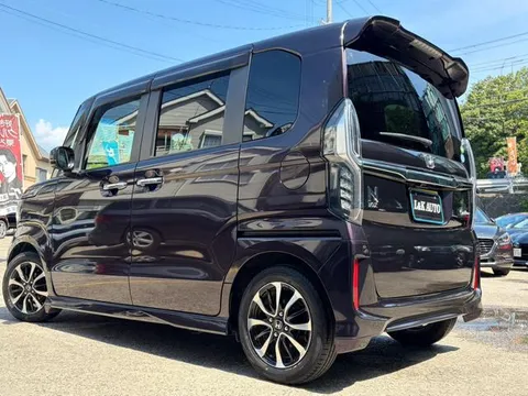 Honda N-BOX Custom