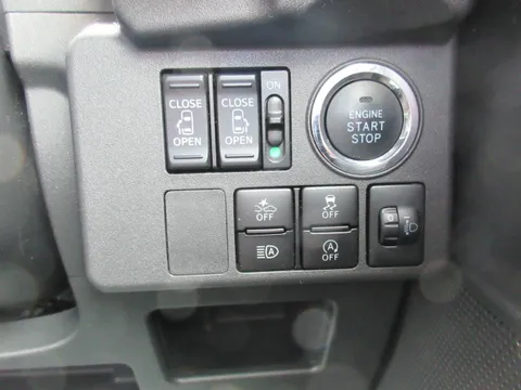Toyota Pixis Mega