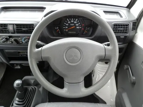 Mitsubishi Minicab Van