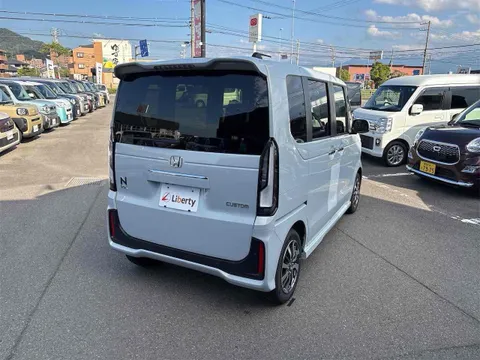 Honda N-BOX Custom