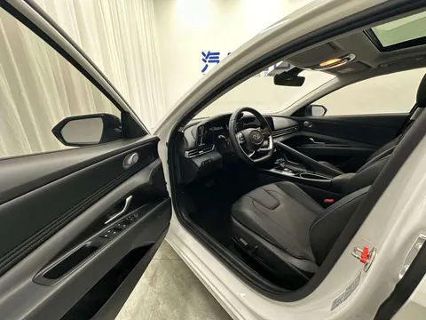 Hyundai Elantra (Avante)