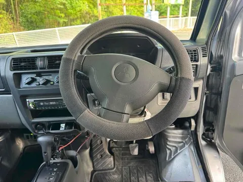 Mitsubishi Minicab Van