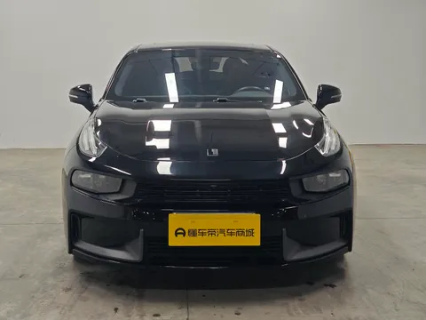 Lynk & Co 03