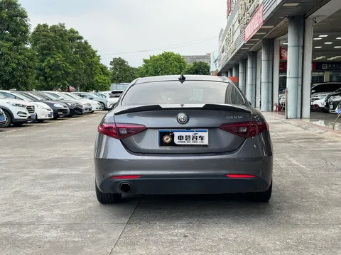 Alfa Romeo Giulia