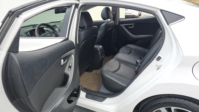 Hyundai Elantra (Avante)