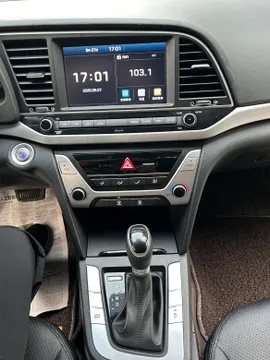 Hyundai Elantra (Avante)