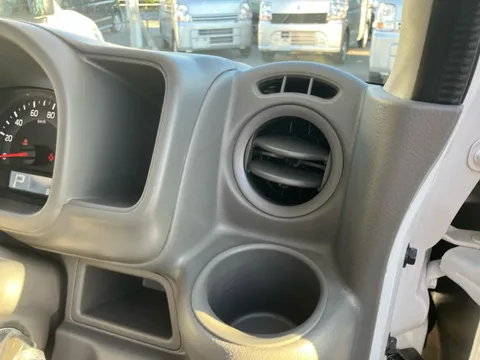Mitsubishi Minicab Van