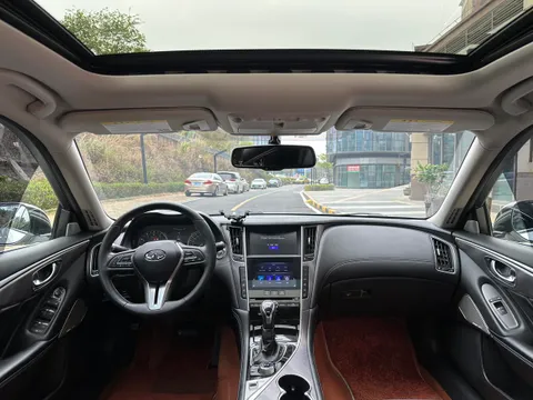 Infiniti Q50L