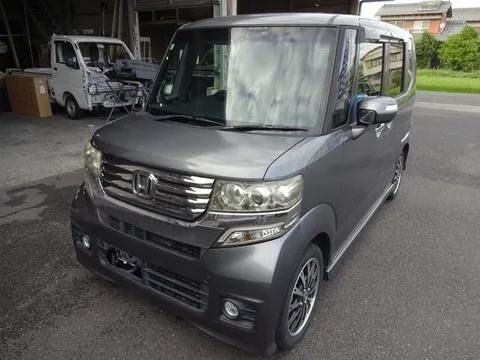 Honda N-BOX Custom