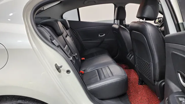 Renault SM3