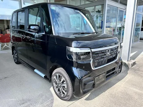 Honda N-BOX Custom